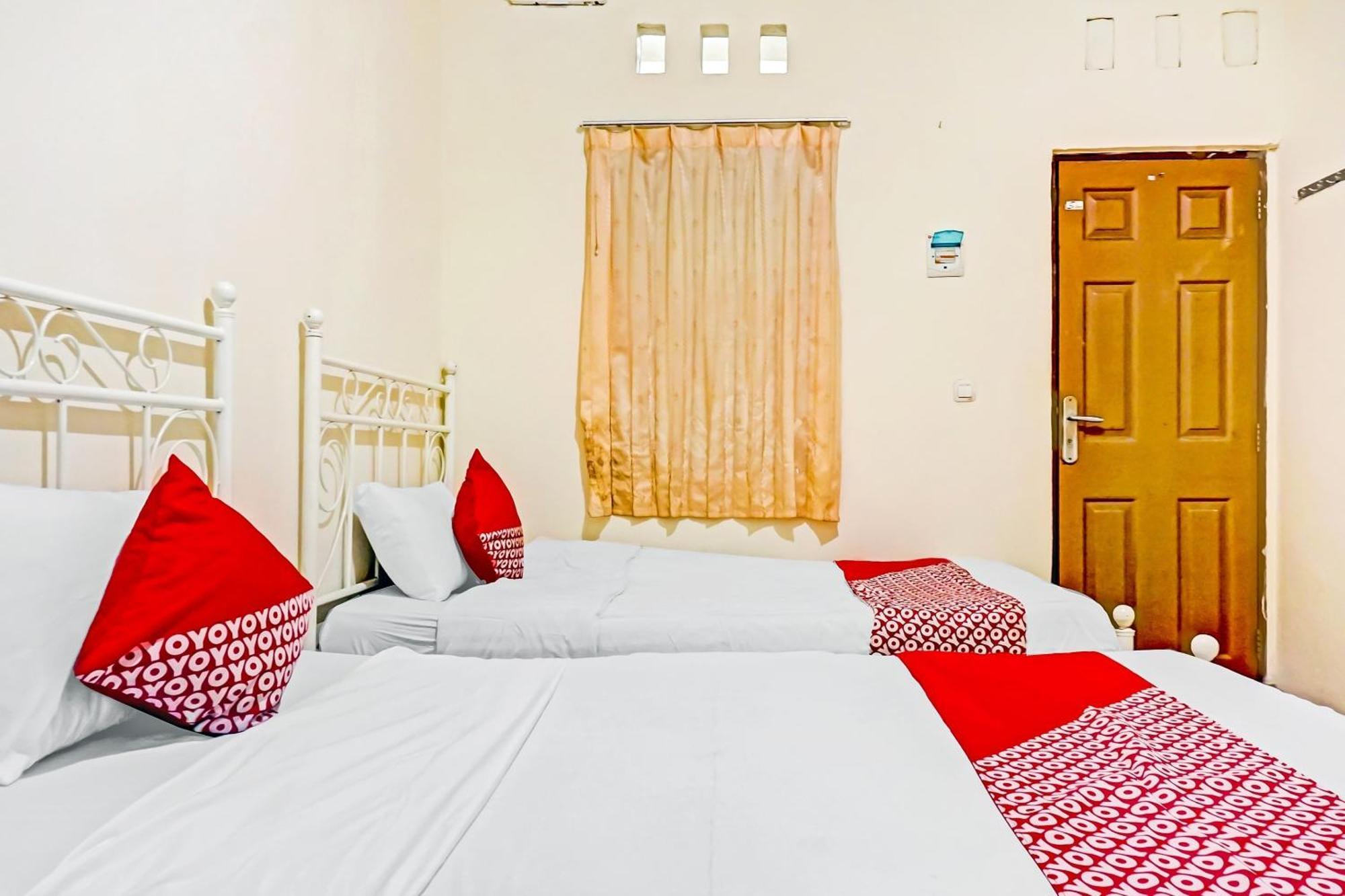 Отель Oyo 90689 Lily House Тангеранг Экстерьер фото